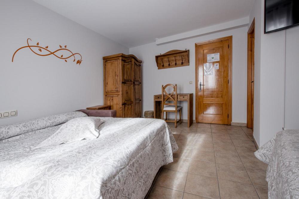 Hostal Antiguo Hospital Linares de Mora Dış mekan fotoğraf