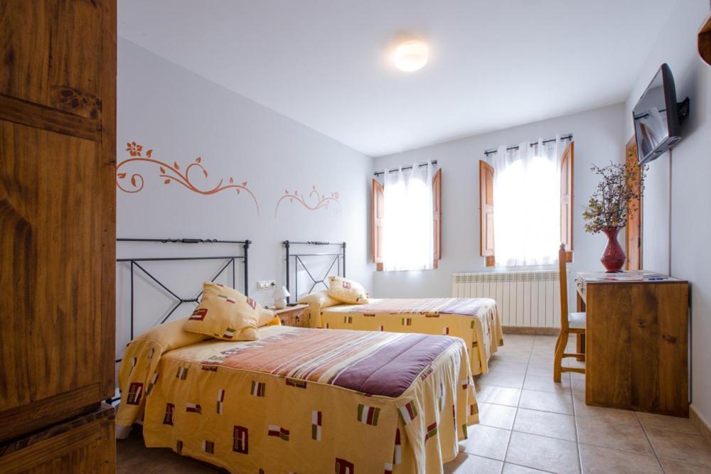 Hostal Antiguo Hospital Linares de Mora Dış mekan fotoğraf