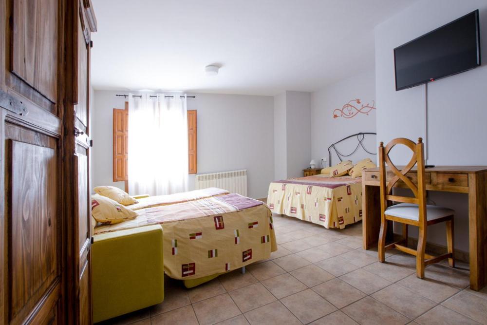Hostal Antiguo Hospital Linares de Mora Dış mekan fotoğraf