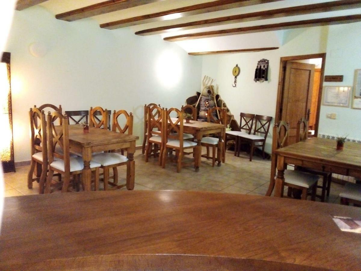 Hostal Antiguo Hospital Linares de Mora Dış mekan fotoğraf